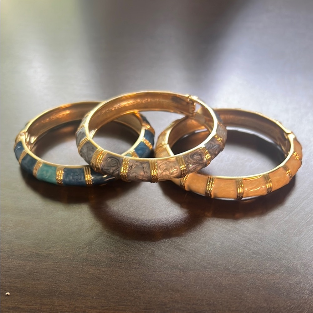🌈 Elegant Bamboo-Style Bangle Set – Gold Accents & Multicolor Design ✨ - Picture 4 of 4